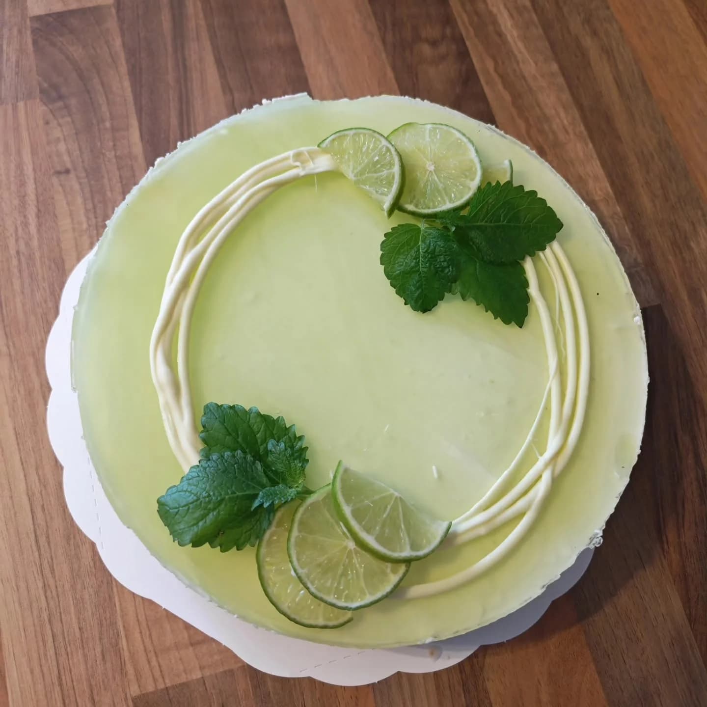 Limejuustokakku